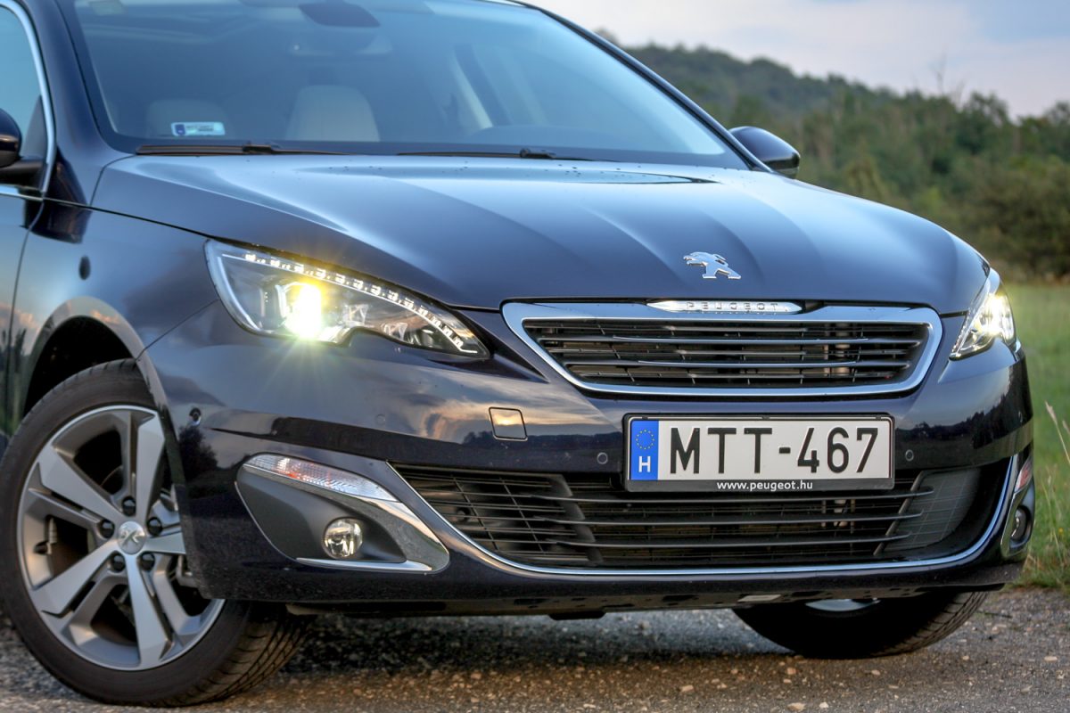 PEUGEOT 308