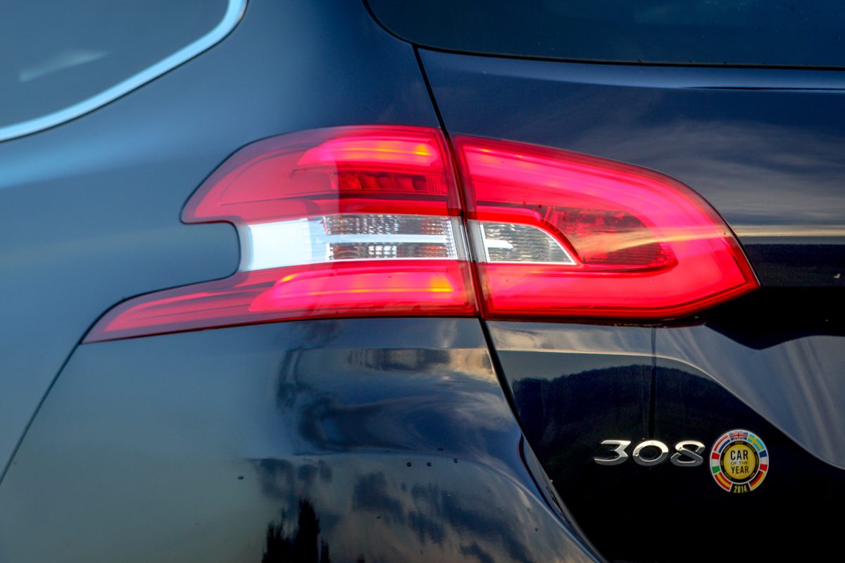 PEUGEOT 308