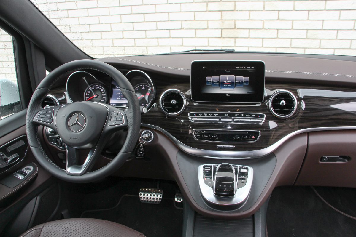 MERCEDES-BENZ V-OSZTÁLY