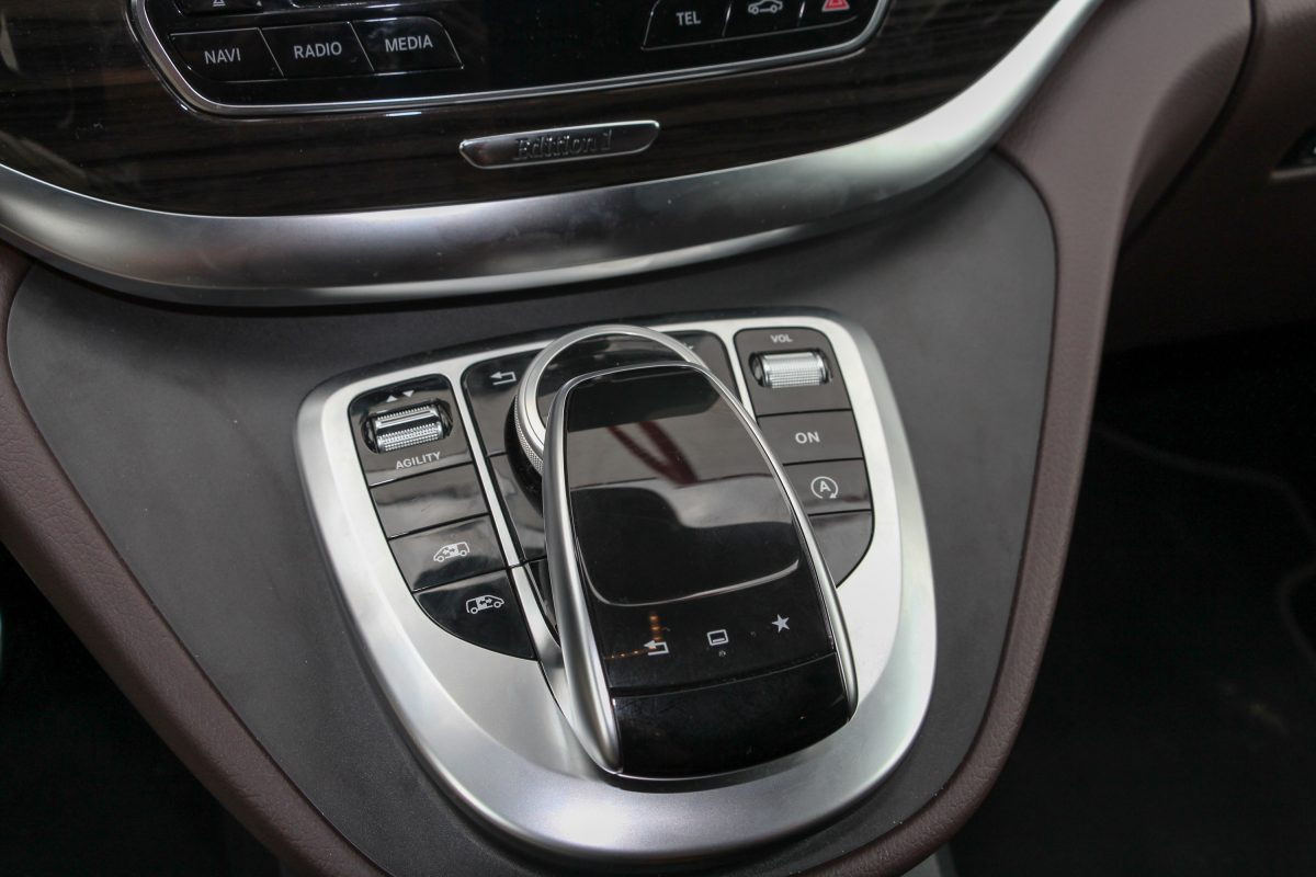 MERCEDES-BENZ V-OSZTÁLY