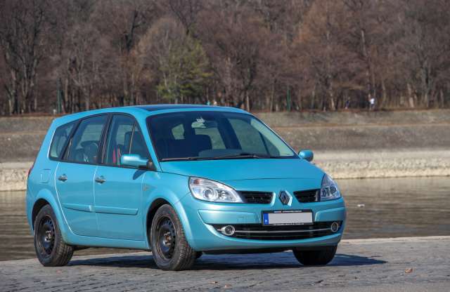 Családosok álma: Renault Grand Scénic 2.0 dCi Aut. használtteszt