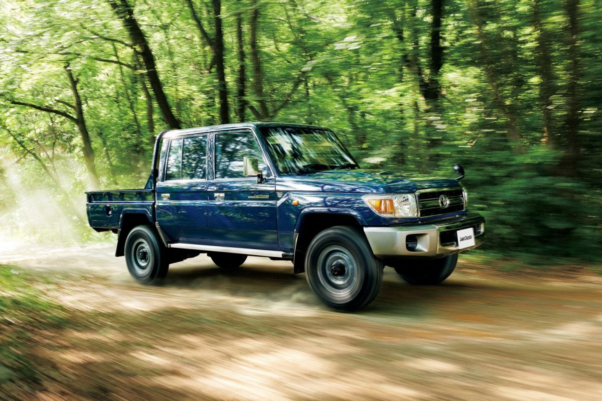 TOYOTA LAND CRUISER