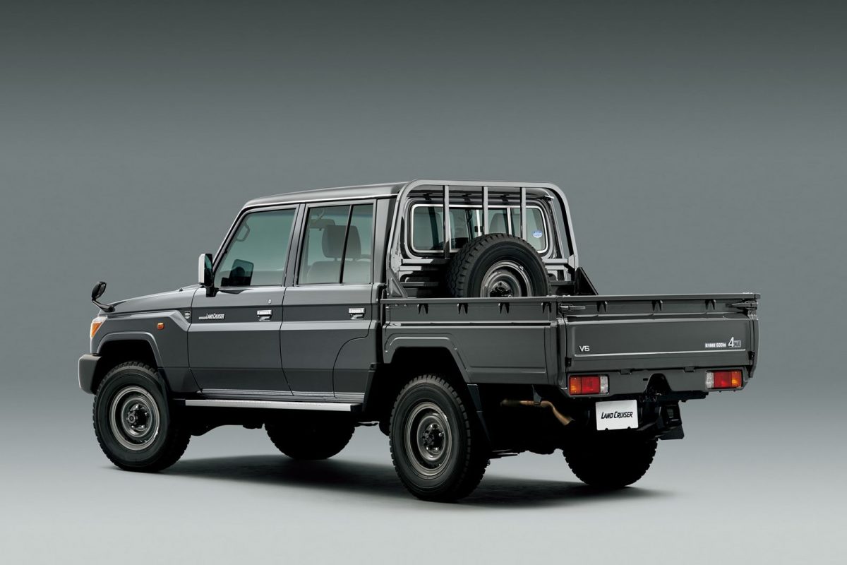 TOYOTA LAND CRUISER