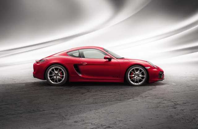 Nem szentségtörés, múltidézés a négyhengeres Porsche