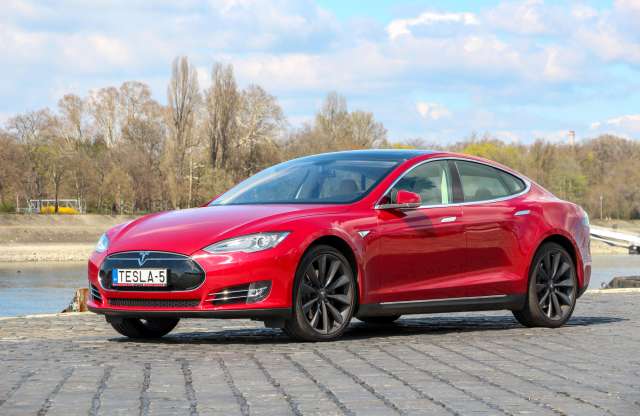 Az autózás új dimenziója: vezettük a Tesla Model S-t