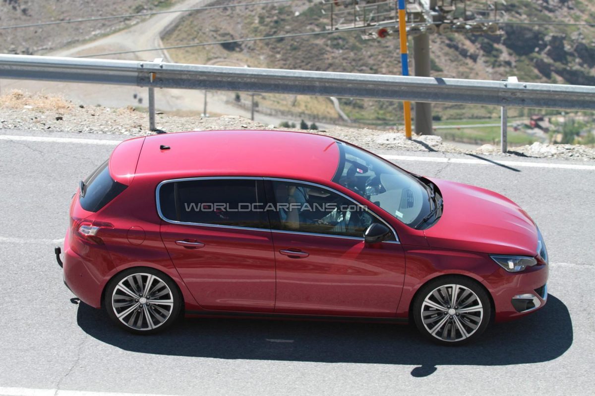 PEUGEOT 308