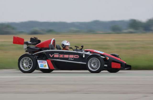 Szeretne 200-300 km/órás sebességgel száguldani? Velünk lehet!