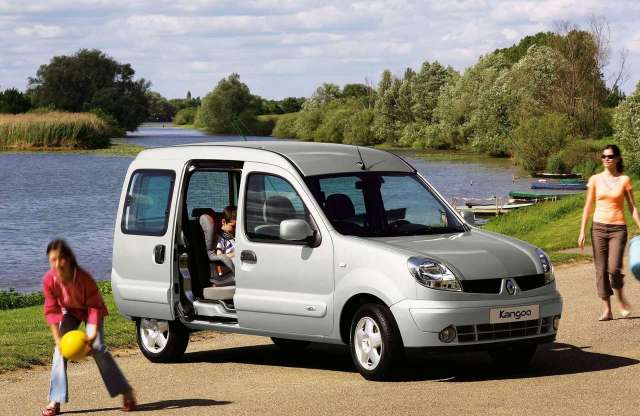 Autó anyunak: ne legyen drága, ne kelljen váltani. Mi legyen?