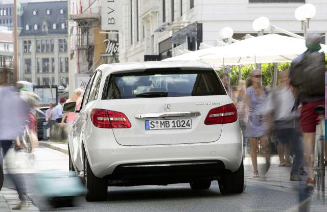 Hangos elektromos és halkabb hagyományos autók jönnek 2019-re