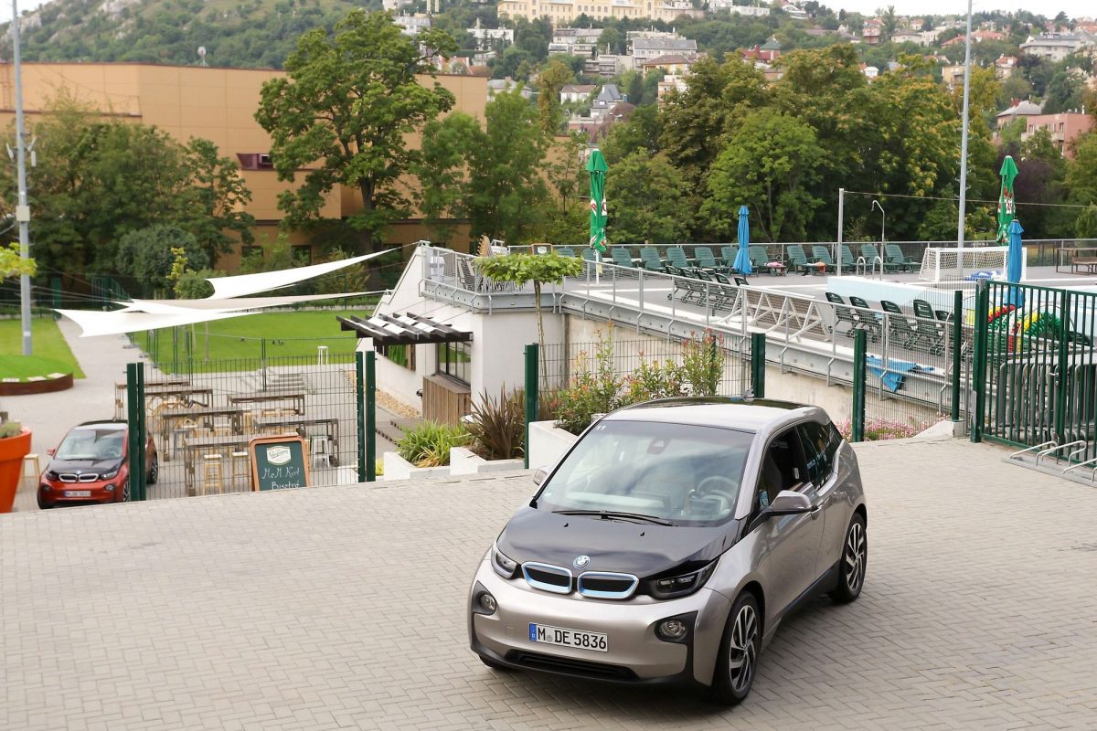 BMW I3