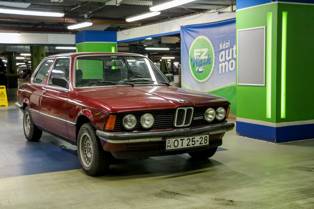 BMW 320