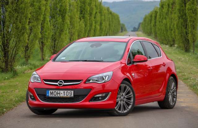 200 lóerős az 1.6-os Opel Astra, turbóval! Kipróbáltuk