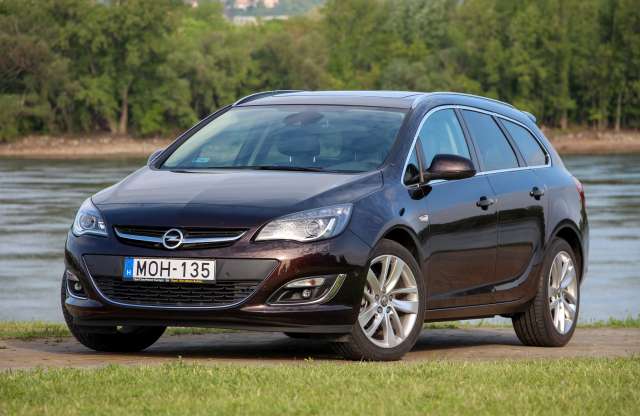 Ilyen jó még sosem volt! Opel Astra Sports Tourer 1.6 CDTI teszt