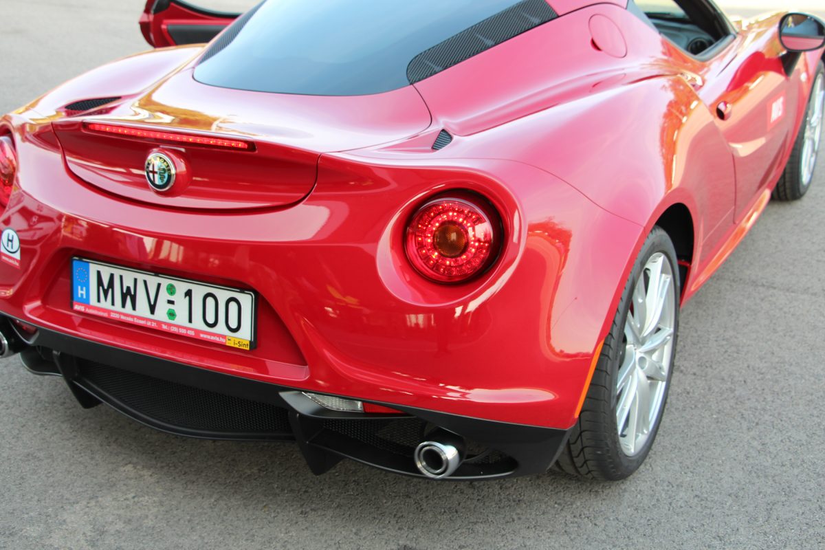 ALFA ROMEO 4C