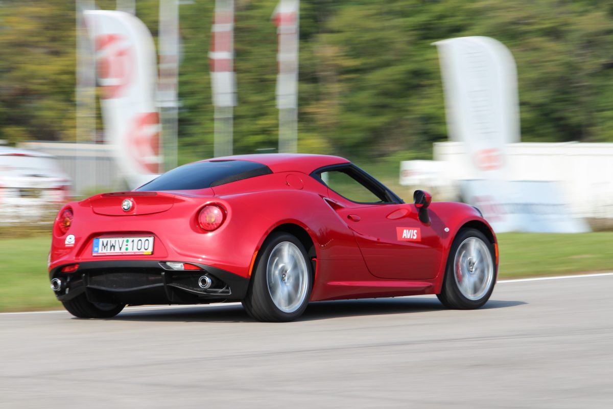 ALFA ROMEO 4C