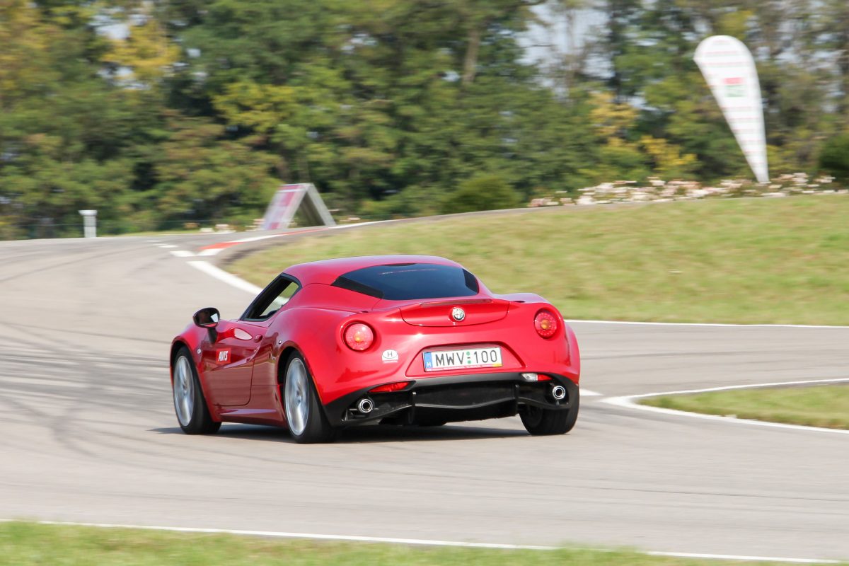 ALFA ROMEO 4C
