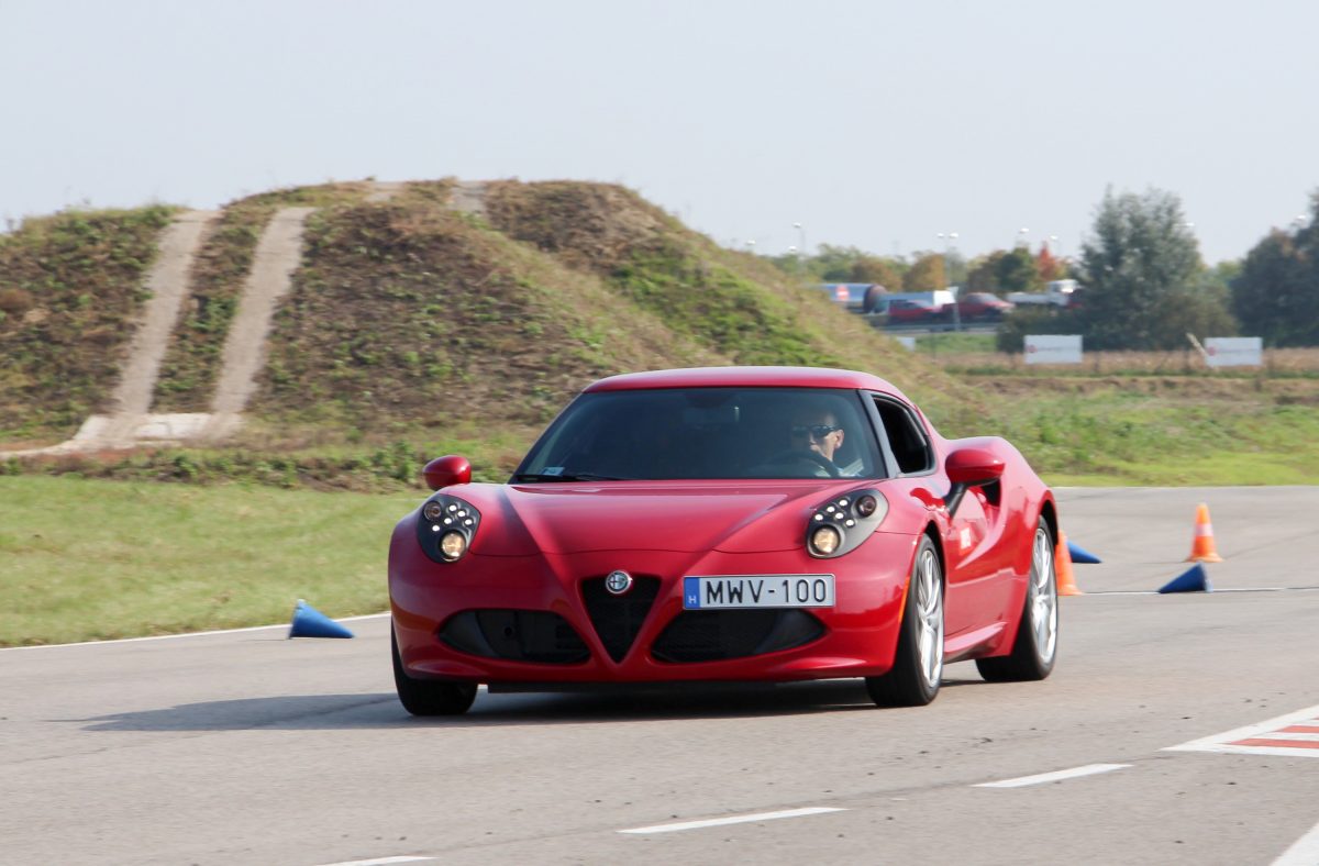 ALFA ROMEO 4C