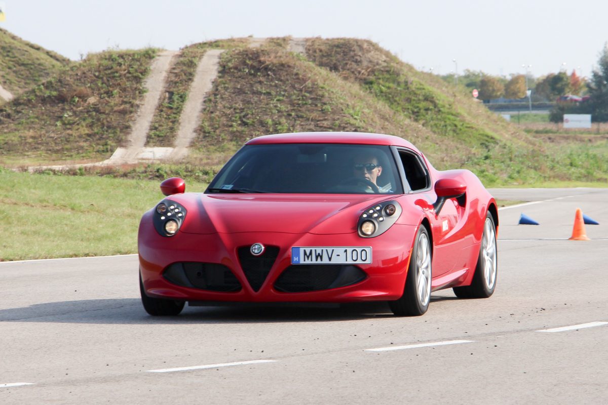 ALFA ROMEO 4C