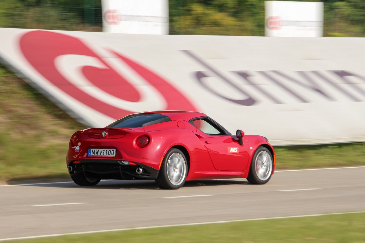 ALFA ROMEO 4C