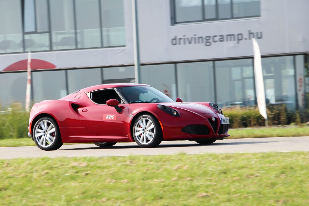 ALFA ROMEO 4C
