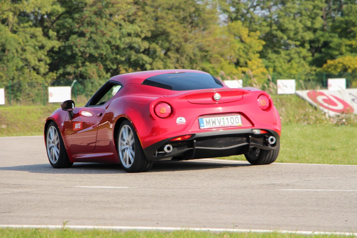ALFA ROMEO 4C