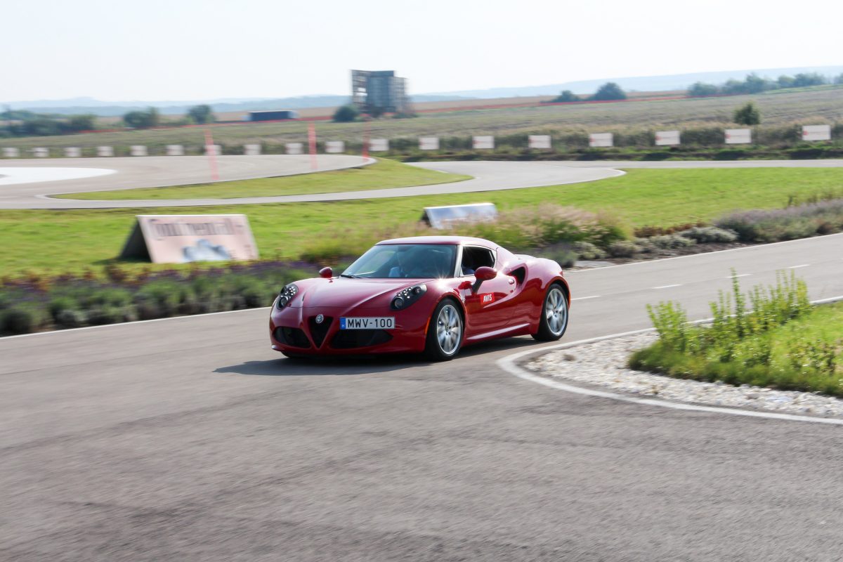 ALFA ROMEO 4C