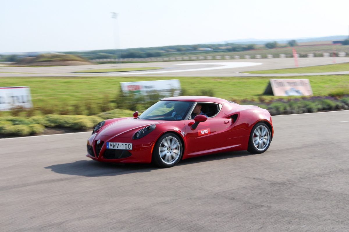 ALFA ROMEO 4C