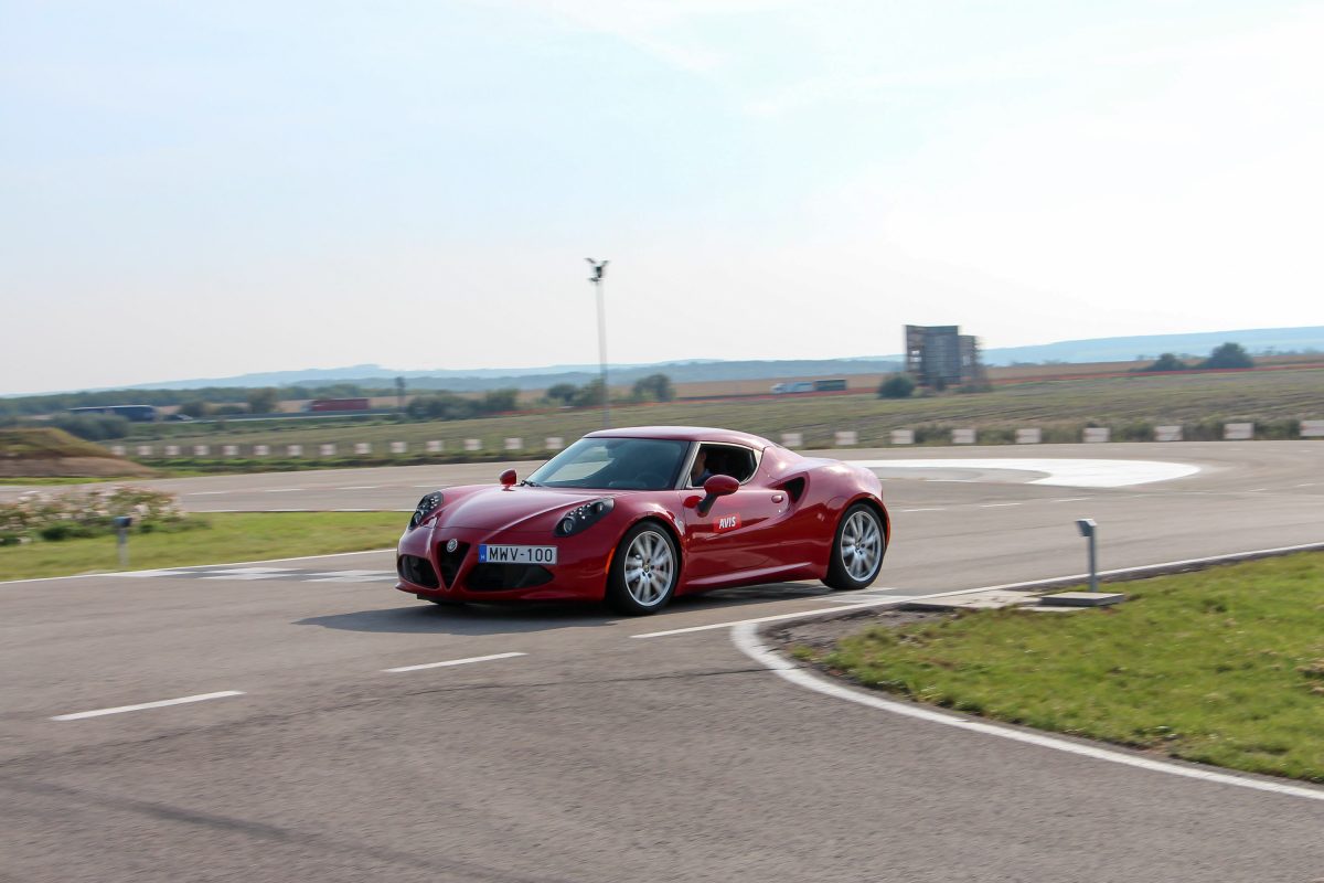 ALFA ROMEO 4C