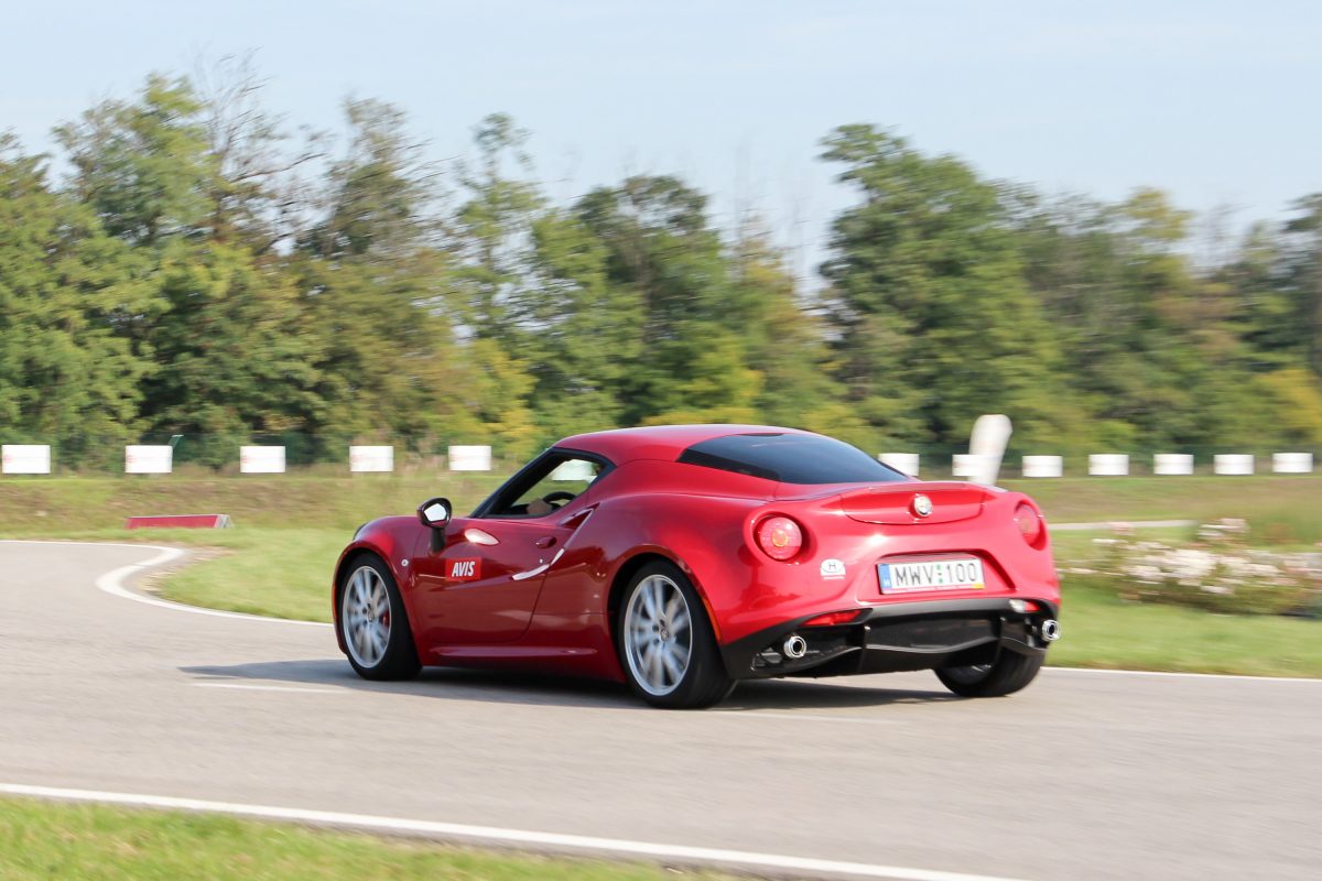 ALFA ROMEO 4C