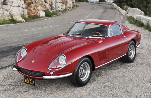 Klasszikus Ferrari eladó, három kis extrával