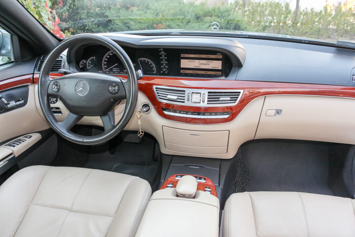 MERCEDES-BENZ S 320