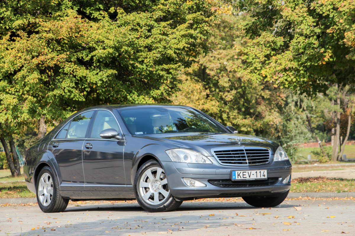MERCEDES-BENZ S 320
