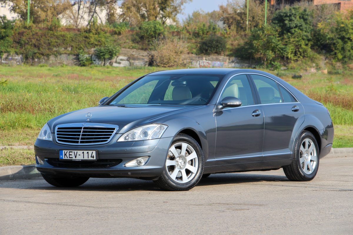 MERCEDES-BENZ S 320
