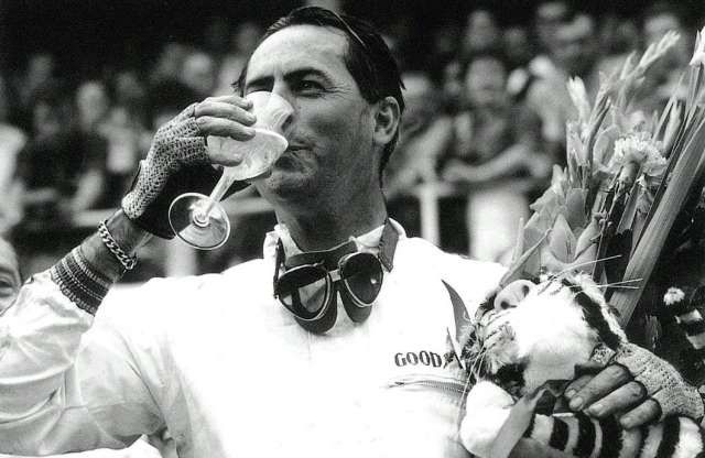 Gyászolva megy Monacóba a Forma-1