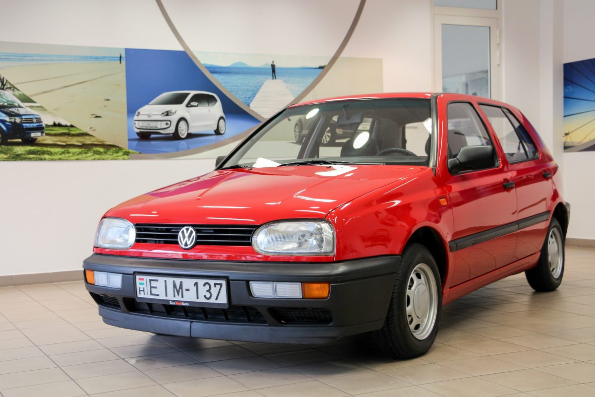 VOLKSWAGEN GOLF