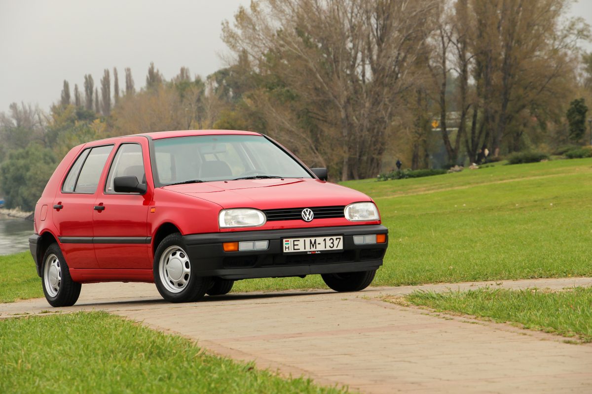 VOLKSWAGEN GOLF