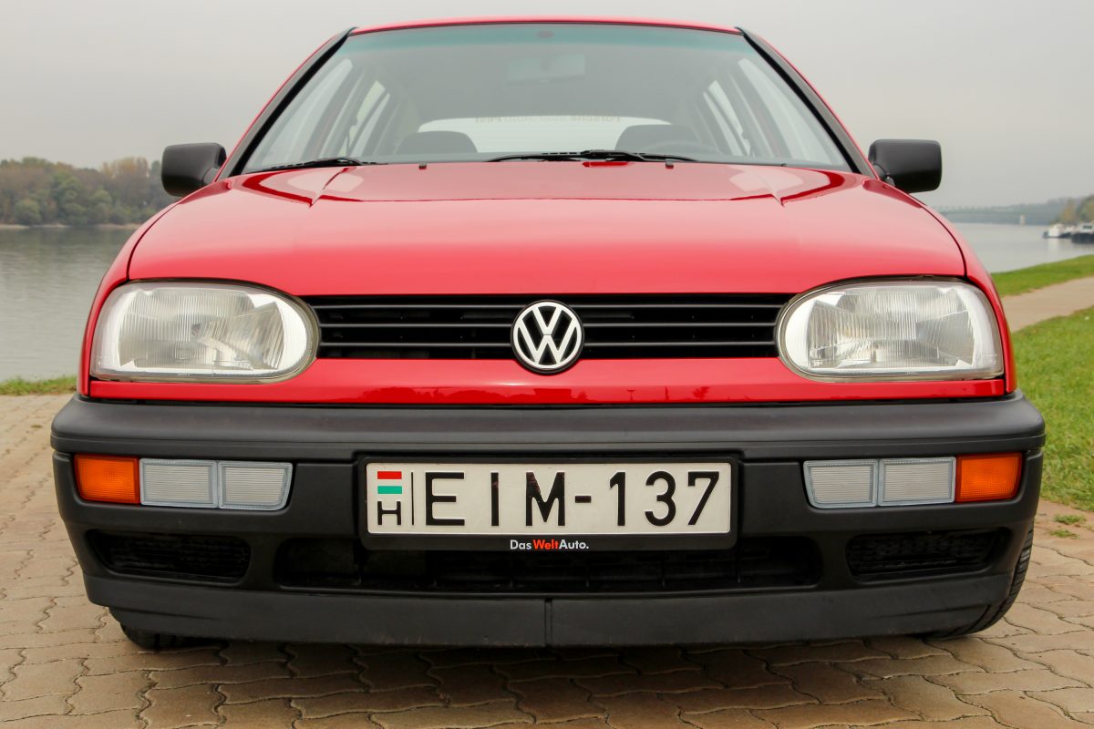 VOLKSWAGEN GOLF