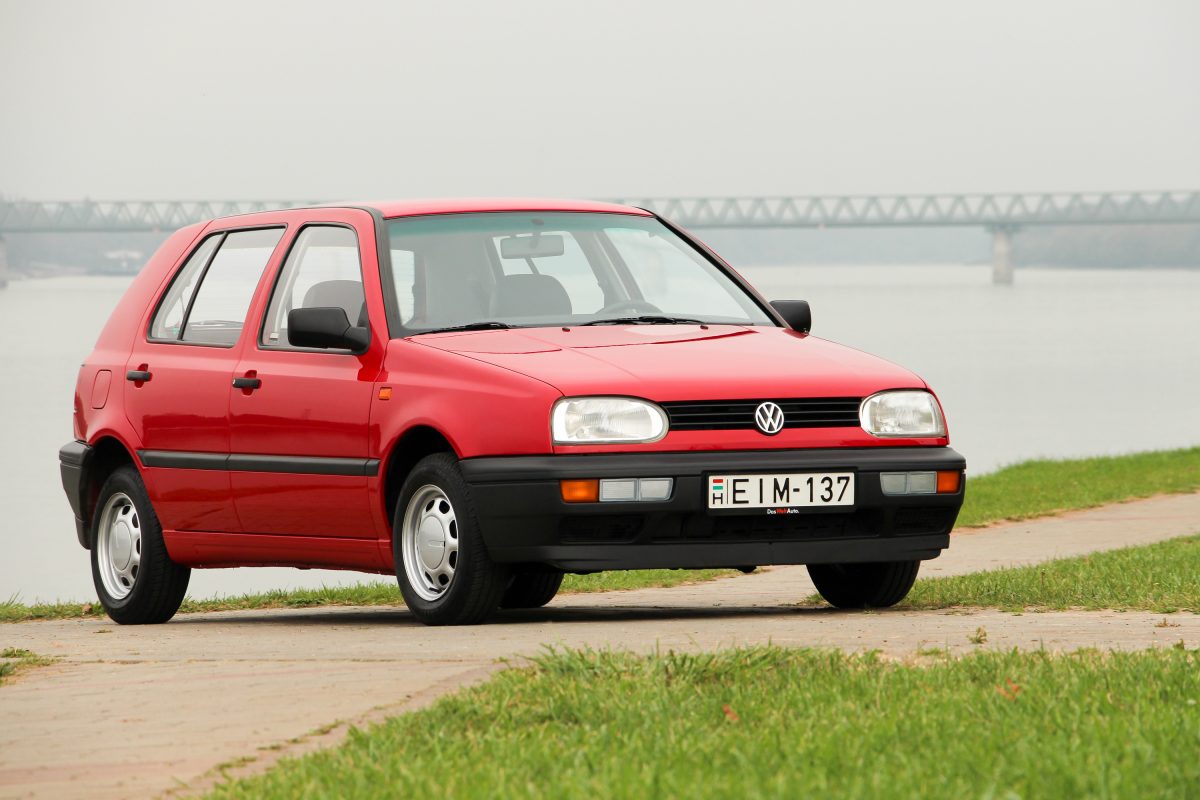 VOLKSWAGEN GOLF