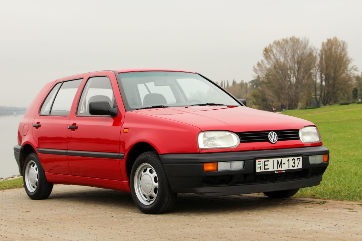 VOLKSWAGEN GOLF
