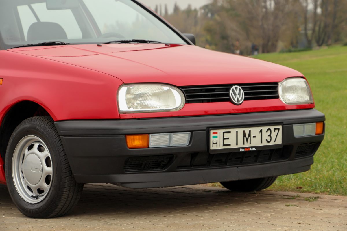 VOLKSWAGEN GOLF