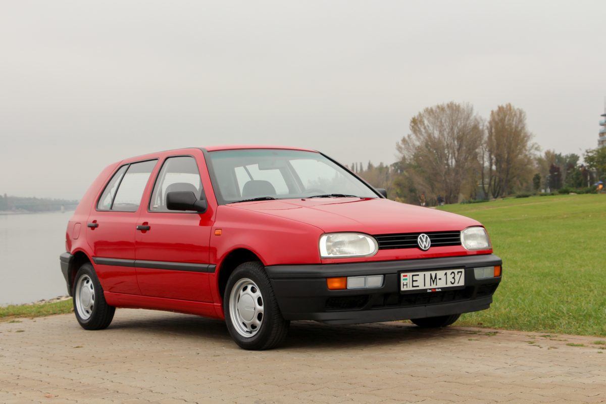 VOLKSWAGEN GOLF