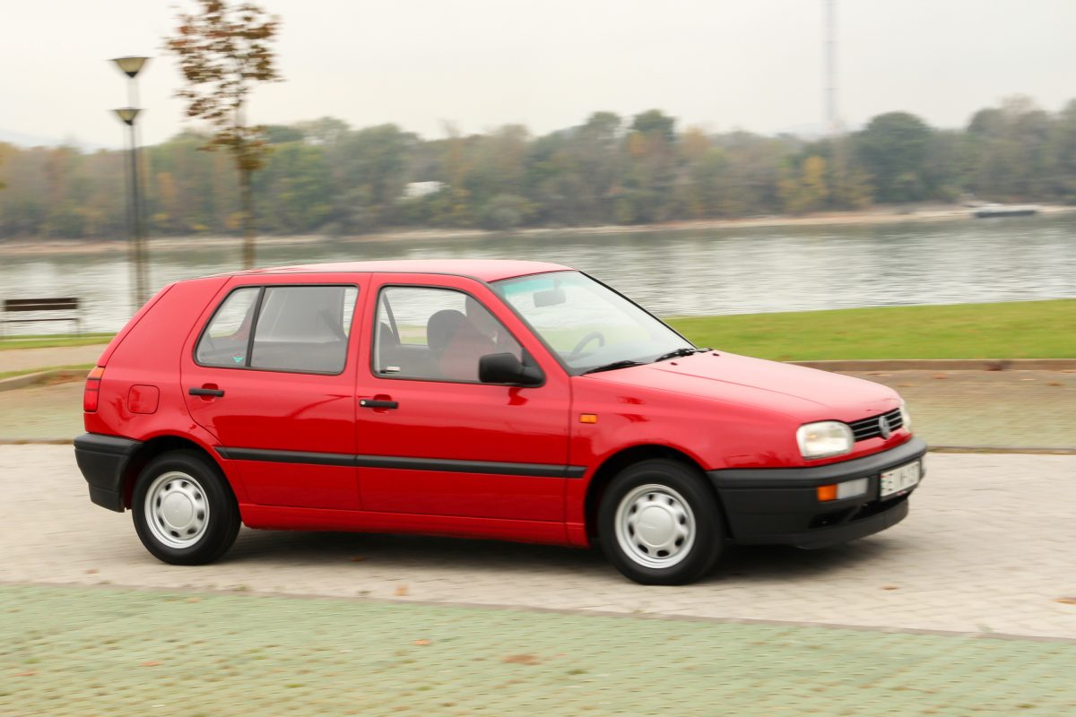 VOLKSWAGEN GOLF