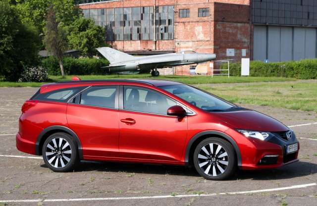 A szívás vége? Honda Civic Tourer 1.8 i-VTEC teszt