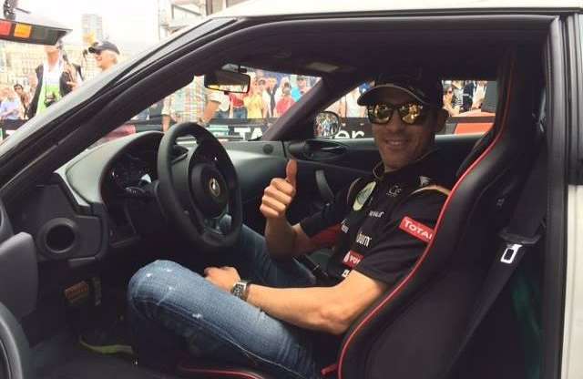 Maldonadót egy Evorával vigasztalja a Lotus