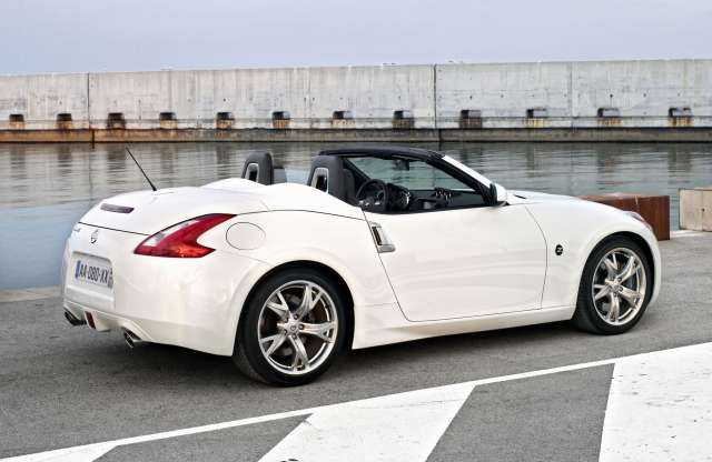 Búcsúzik Japántól a nyitott Nissan 370Z