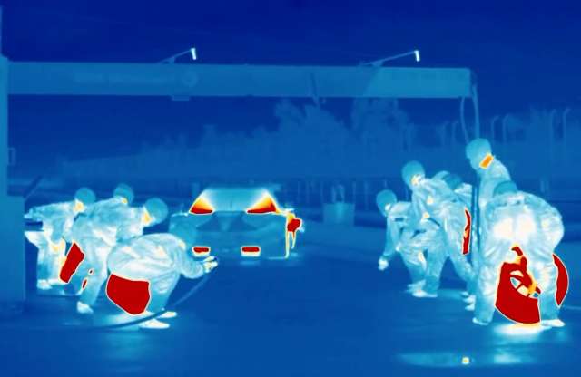 A piros a forró - hőkamerás videón a DTM BMW