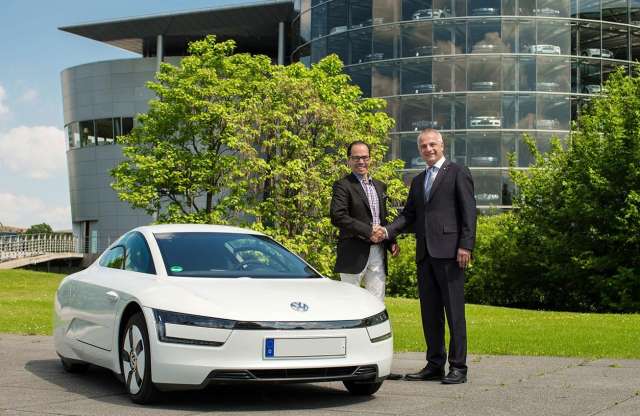 Német vevő kapta meg az első szupertakarékos Volkswagent
