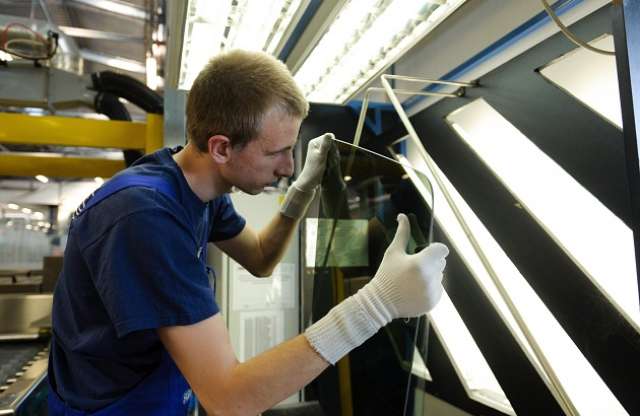 Tovább erősödik a hazai autóüveg-gyártás