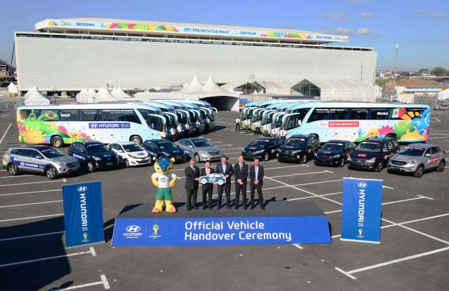 Messi és Ronaldo is koreai autóval megy