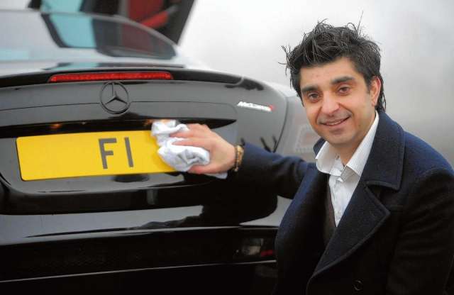 Eladó az F1 rendszám. Nem annyira olcsó